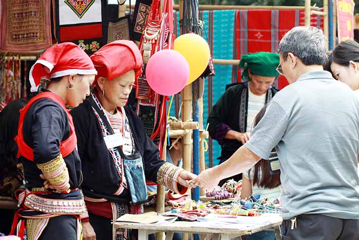 Hội Chợ Hàng Thủ Công Truyền Thống Bazaar 2017 Của CRAFT LINK