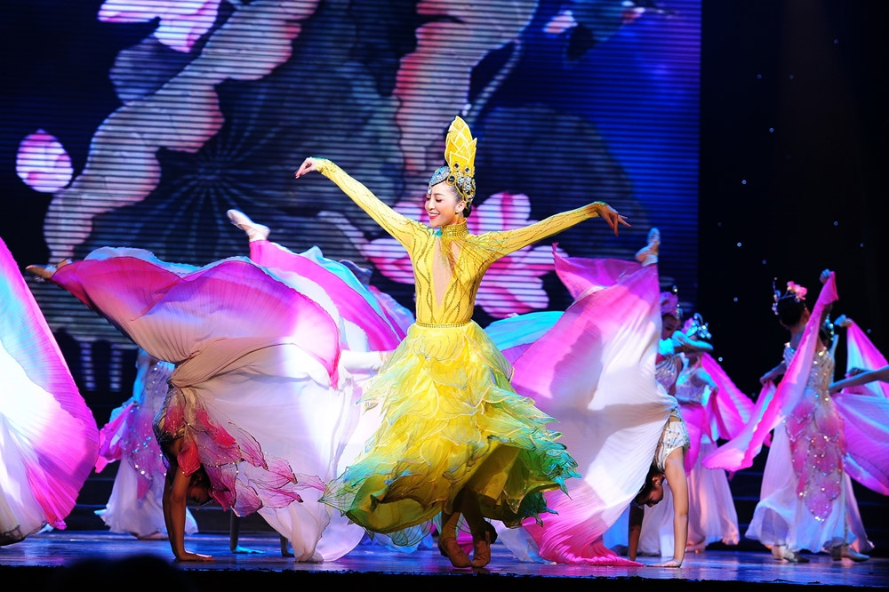 Gửi lời chào Đông - đón giáng sinh cùng Cúc họa mi