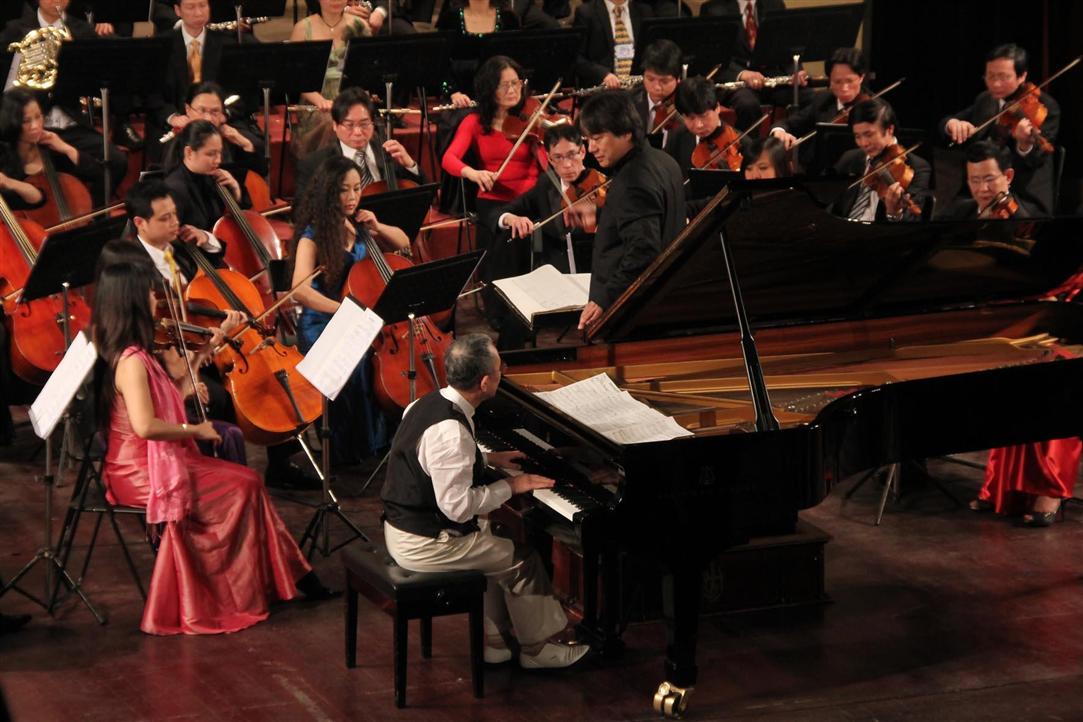 Hòa nhạc và múa đương đại “Khoảnh khắc Mùa Xuân”