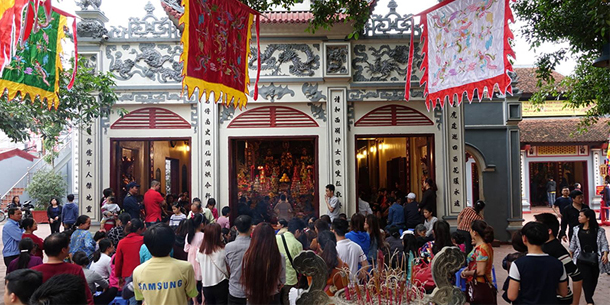 Tổng hợp 8 ngôi Chùa, Đền linh thiêng tại Hà Nội cho những ai muốn đi cầu may đầu năm