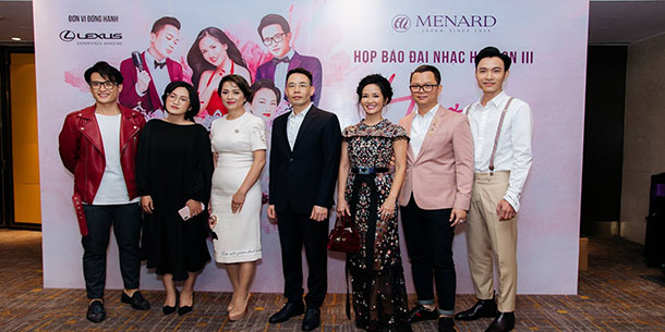 Diva Hồng Nhung và Hà Anh Tuấn làm người dẫn chuyện trong Đại Nhạc Hội Son 3 Hương