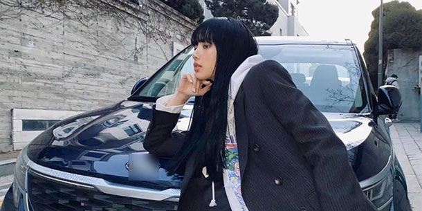 Blink náo loạn với màu tóc 'chanh sả' hết cỡ của Lisa (Black Pink) , dự đoán Blackpink sớm comeback trong năm 2020