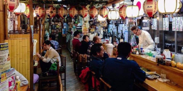 Người đàn ông Nhật Bản dương tính Covid-19 từ chối cách ly, vẫn đi Bar và cố tình lây lan virus