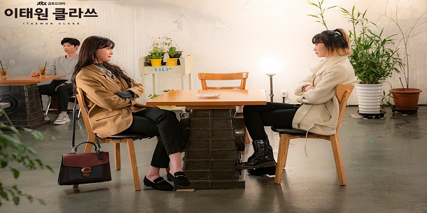 Khám phá gu thời trang của những “nữ cường” trong  Itaewon Class