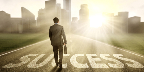 DẬY SỚM CŨNG KHÔNG LÀM ĐƯỢC THÌ HÃY NGỪNG MƠ MỘNG THÀNH CÔNG