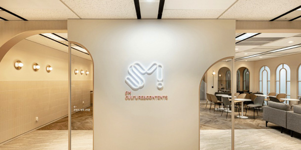 Tòa nhà SM Entertainment có dấu hiệu sụp đổ sớm - Cư dân mạng tranh cãi về mức độ an toàn của tòa nhà