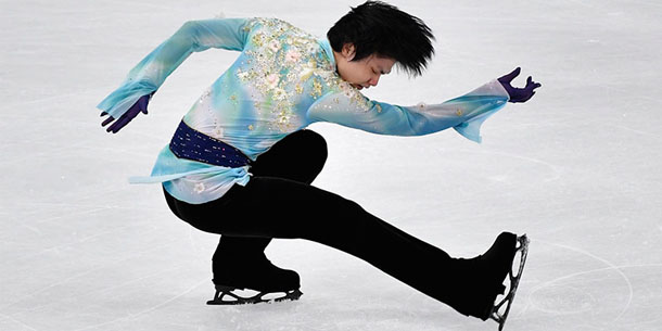 Huyền thoại trượt băng nghệ thuật của Nhật Bản - Hanyu Yuzuru bị ngã khi thực hiện cú nhảy 4A và 4S tại Olympic mùa đông 2022 nhưng vẫn được Netizen Trung và Hàn hết lòng ủng hộ