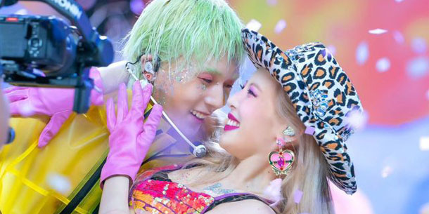 Hậu chia tay Dawn - HyunA xóa gần hết ảnh của cả hai trong khi Dawn vẫn giữ lại ảnh như lời hứa ngày trước "chia tay cũng không xoá" 