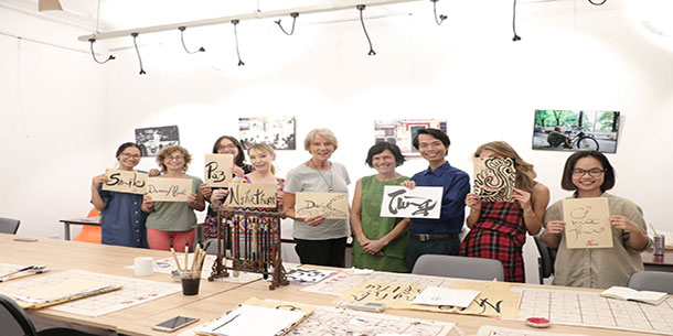 Thứ 4 - Lớp học thư pháp