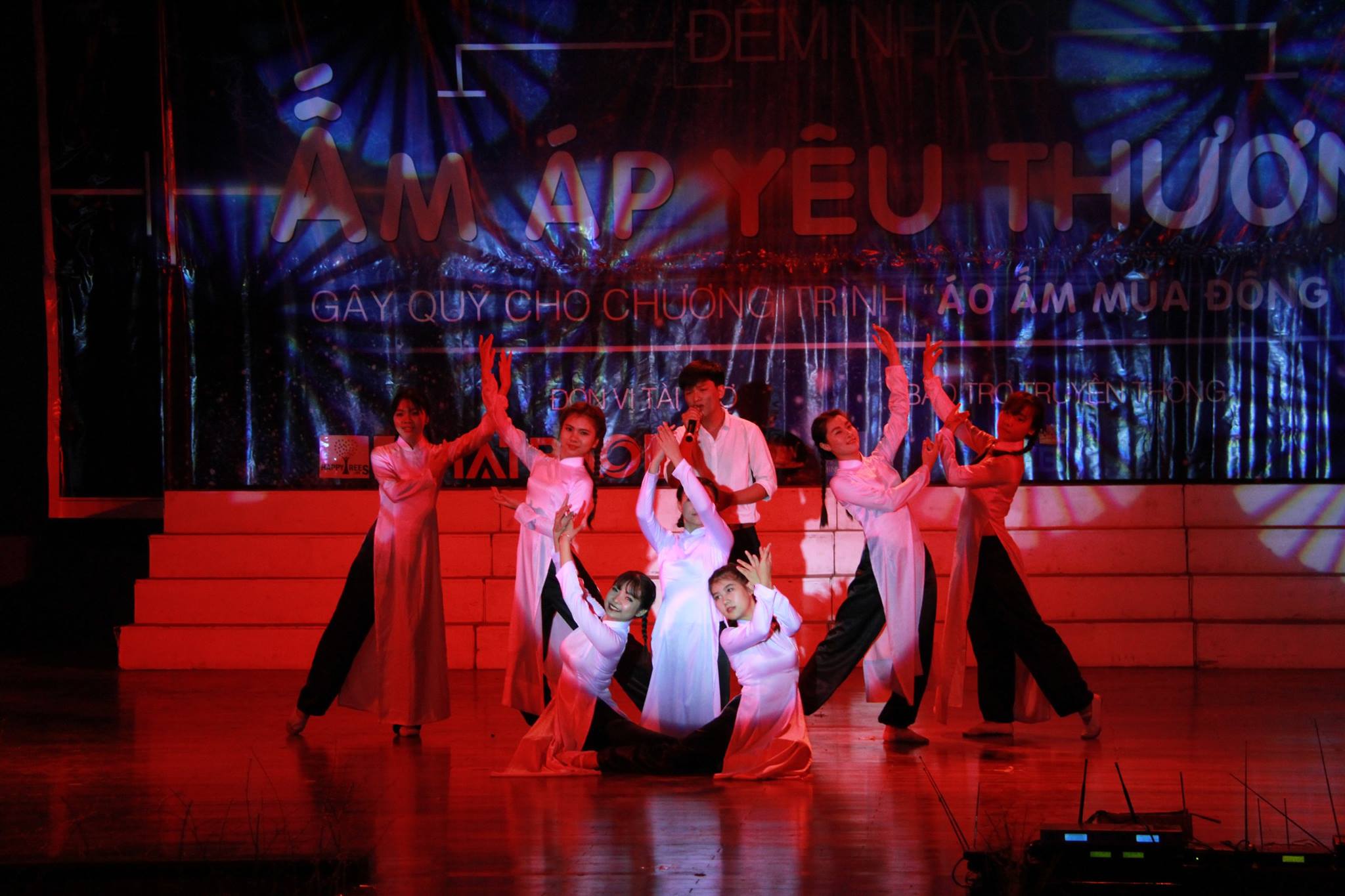 Đêm nhạc Ấm áp yêu thương 2017